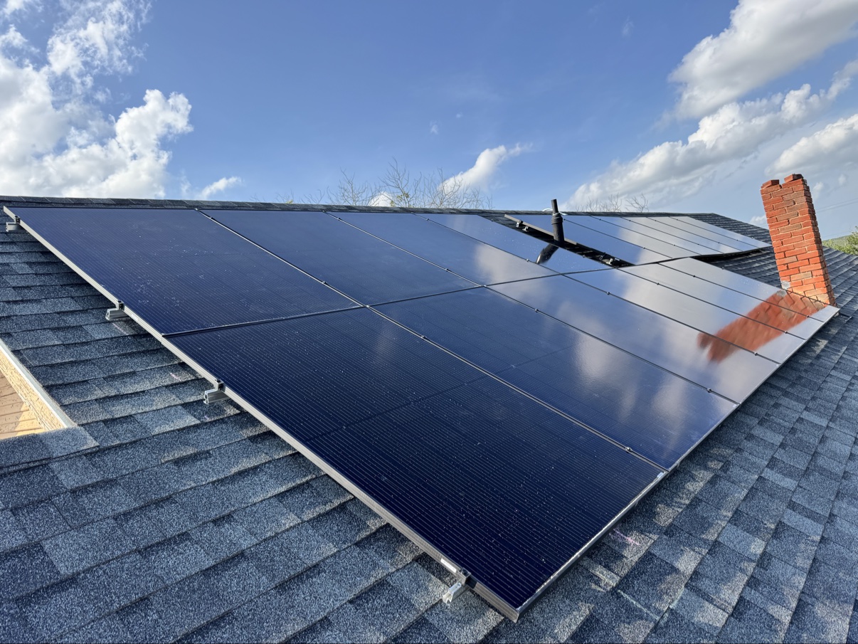 Elegant Hyundai panels with Enphase IQ8 microinverters