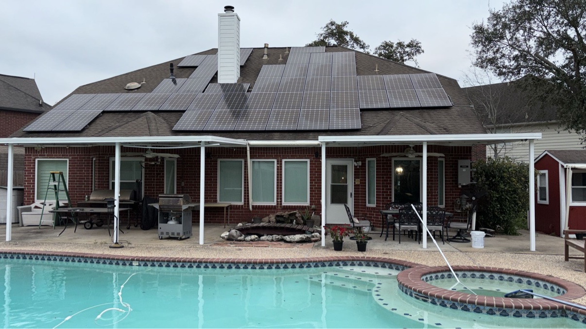 Elegant Hyundai panels with Enphase IQ8 microinverters