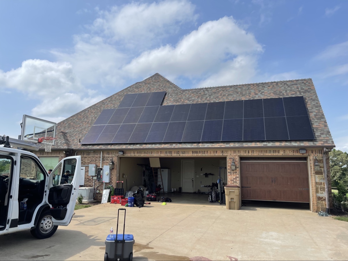 Sleek Qcell panels with Tesla inverter